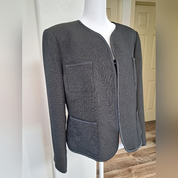 [Kasper] Black Women's Blazer Size 14P - Picture 4 of 10